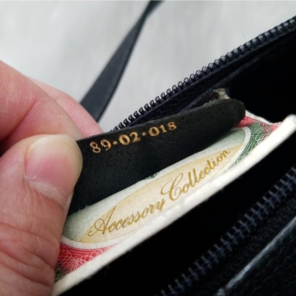 Authentic Vintage Gucci Crossbody Bag - Picture 7 of 12